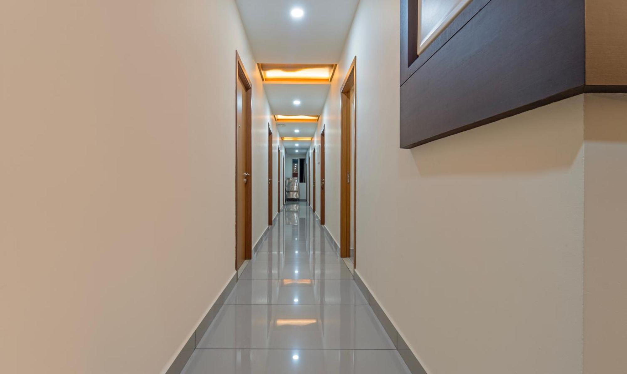 Itsy Hotels Avani Stays, Vyttila, Kochi Exterior foto